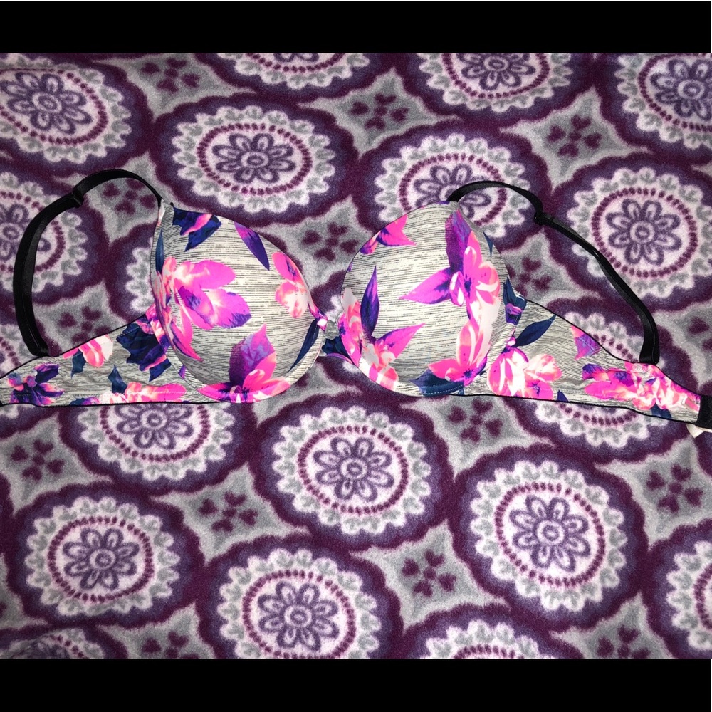 PINK Victoria’s Secret Bra 34D